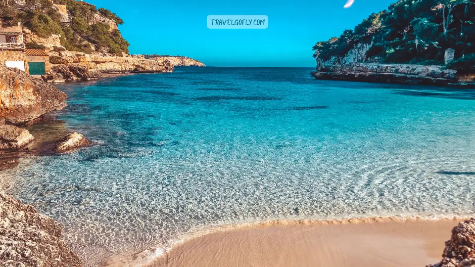 Cala Molins: The Family-Friendly Haven